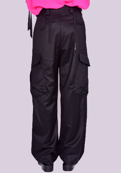 MARINA YEE JULIAN KNEE DARTS TROUSERS BLACK FW24 | DOSHABURI Online Shop