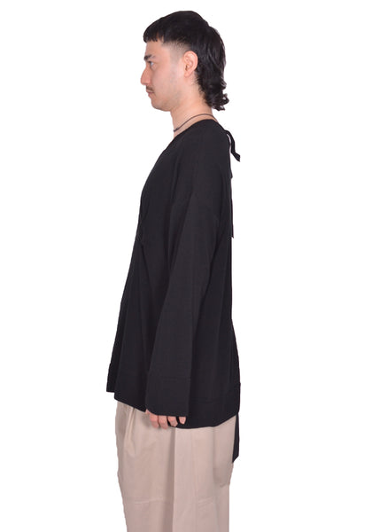 MARINA YEE KISS ORIGAMI V-NECK KNIT SWEATER BLACK SS25 | DOSHABURI Shop