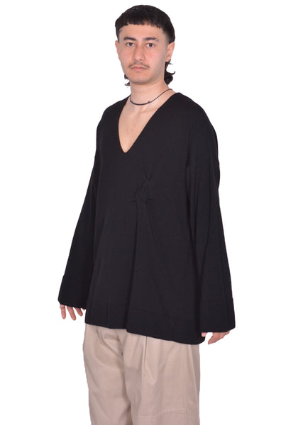 MARINA YEE KISS ORIGAMI V-NECK KNIT SWEATER BLACK SS25 | DOSHABURI Shop