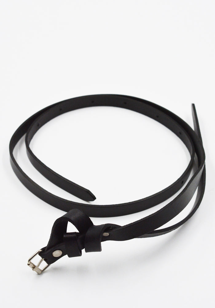 MARINA YEE U-TURN 15 ORIGAMI BELT BLACK FW25 | DOSHABURI Online Shop