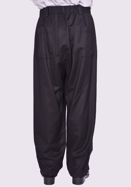 MARINA YEE JIM WIDE-LEGGED ELASTICATED TROUSERS BLACK FW24 | DOSHABURI Shop