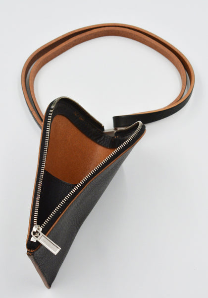 RICK OWENS MEN LEATHER NECKWALLET BLACK FW25 | DOSHABURI Online Shop