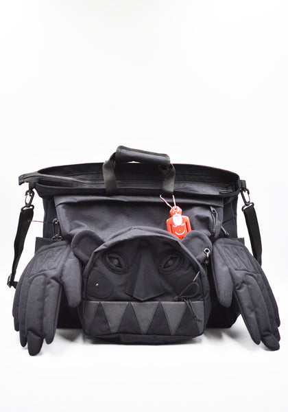 WALTER VAN BEIRENDONCK EASTPAK WALTER CARRY BAG BLACK FW26 | DOSHABURI Shop