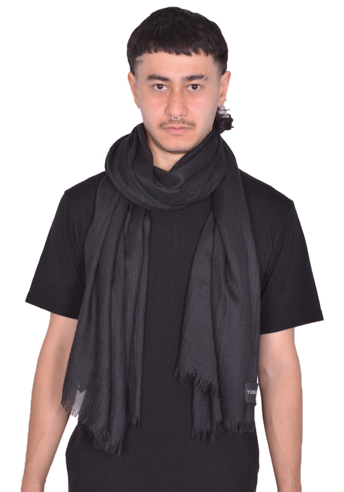 YUIKI SHIMOJI SCARF CASHMERE/SILK DARK BLACK SS25 | DOSHABURI Shop