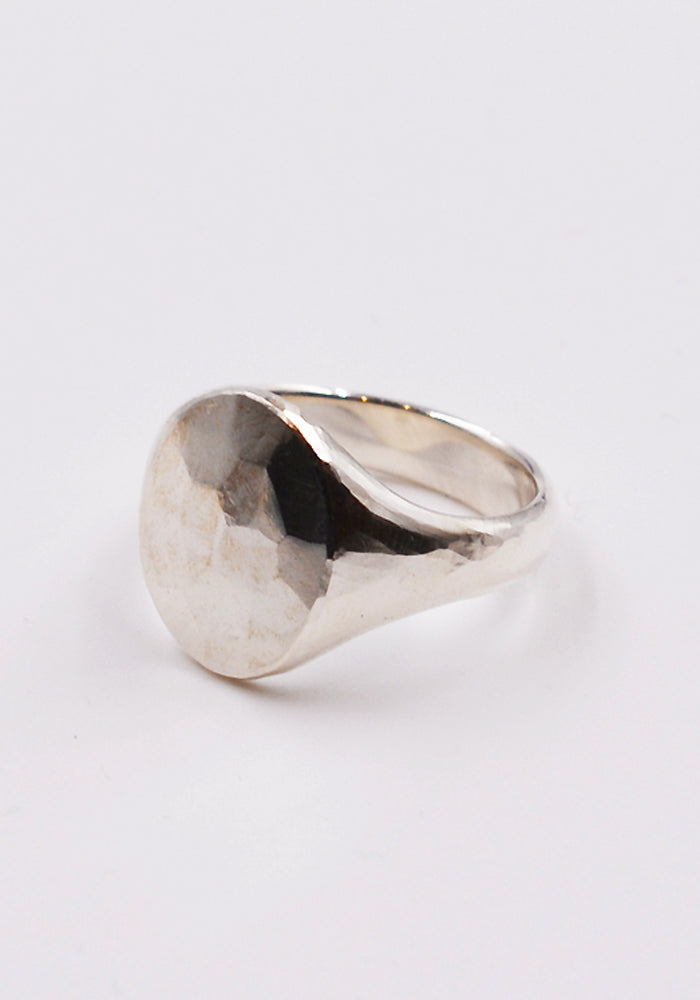 WERKSTATT MÜNCHEN M1001 SILVER SIGNET RING OVAL HAMMERED